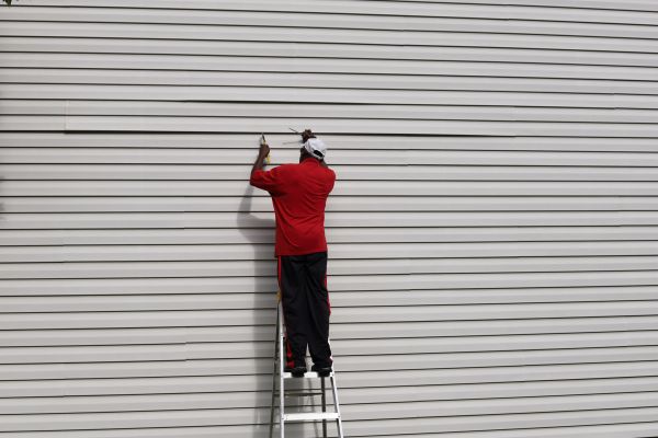 Cost of Loose Siding Repair in Jupiter